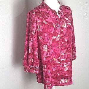Gloria Vanderbilt Red, White,Pink Blouse, Grommets & Chain Neckline, Size Medium
